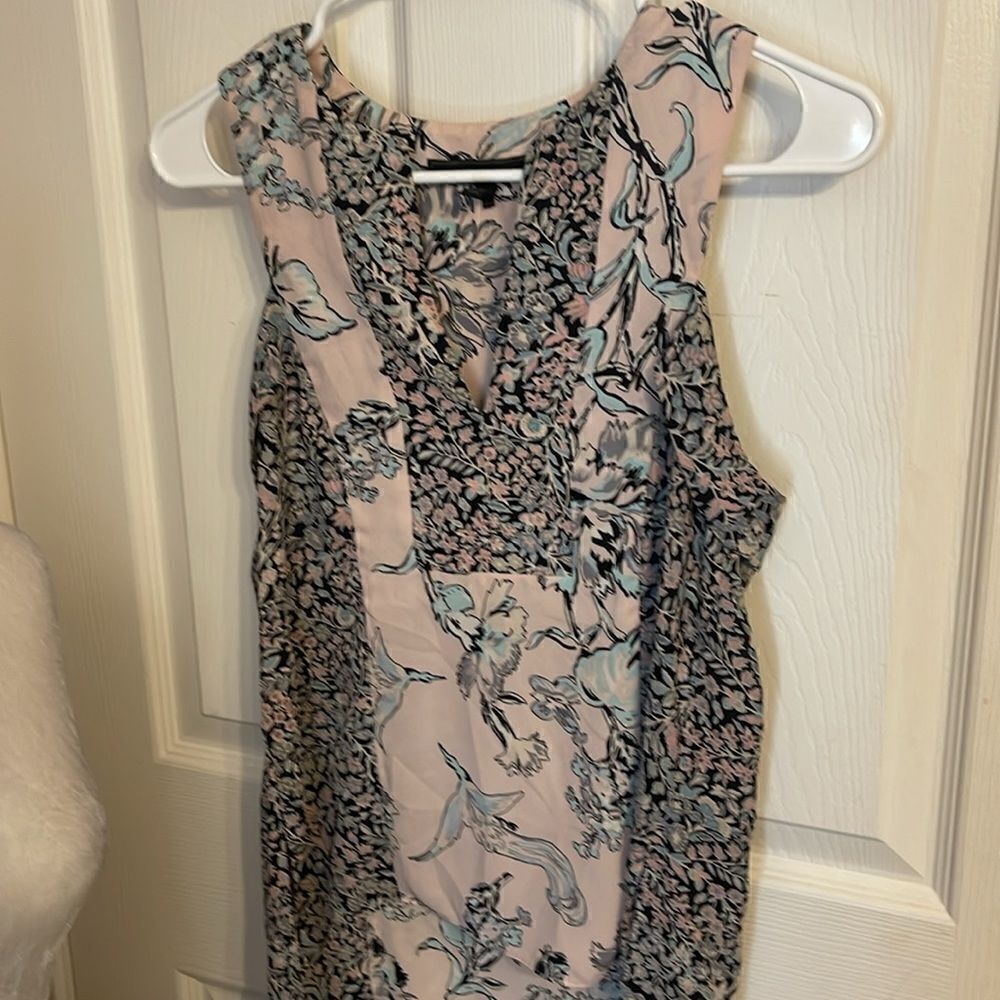 BCBG MaxAzria VickyDusty RosePinkFloralPink SleevlessBlouseTank XXSmall EUC
